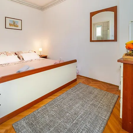 Apartments & Room Ljubica Punat Esterno foto