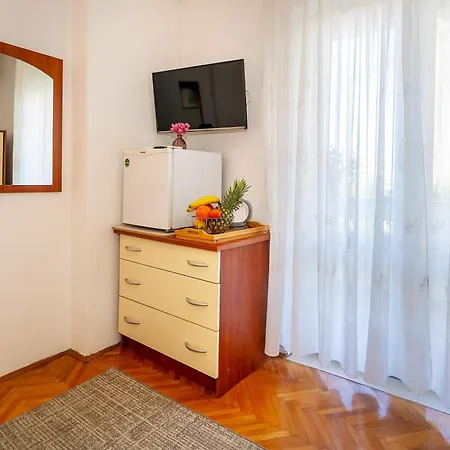 Apartments & Room Ljubica Punat Esterno foto