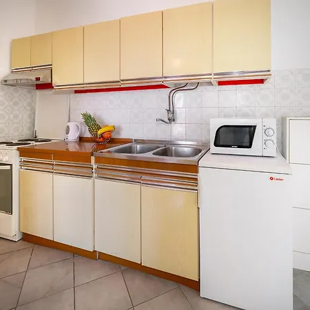 Apartments & Room Ljubica Punat Esterno foto