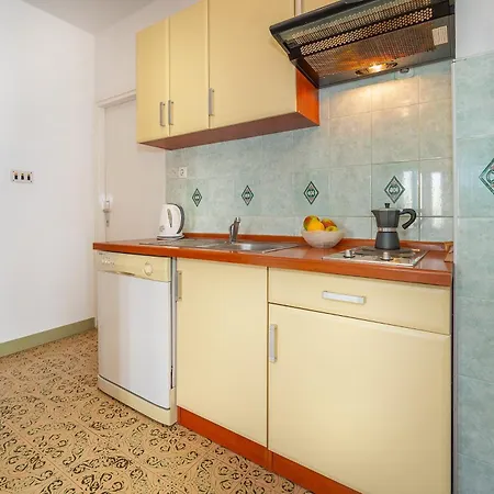 Apartments & Room Ljubica Punat Esterno foto